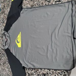 Quicksilver Rash Guard NWOT Men's Large